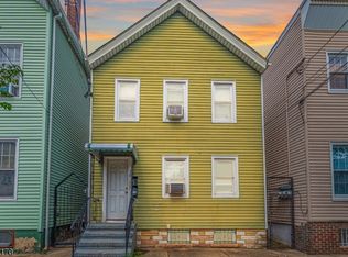 38 Schalk St, Newark, NJ 07105