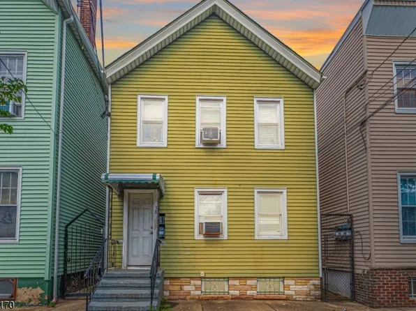 38 Schalk St, Newark City, NJ 07105