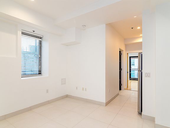 3rd image of 227 Grand St APT 5E