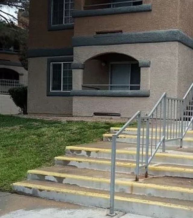 Building Photo 4