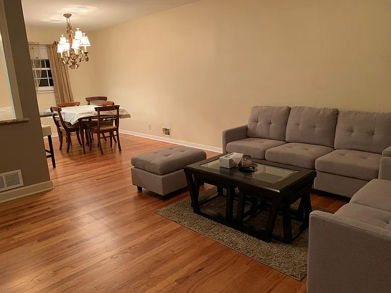Maple Ave — Photo 3