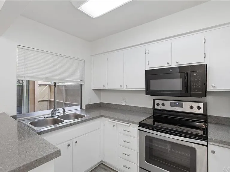 7980 Mission Center Ct #F — Photo 1