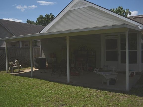 5th image of 227 Blue Pool Dr