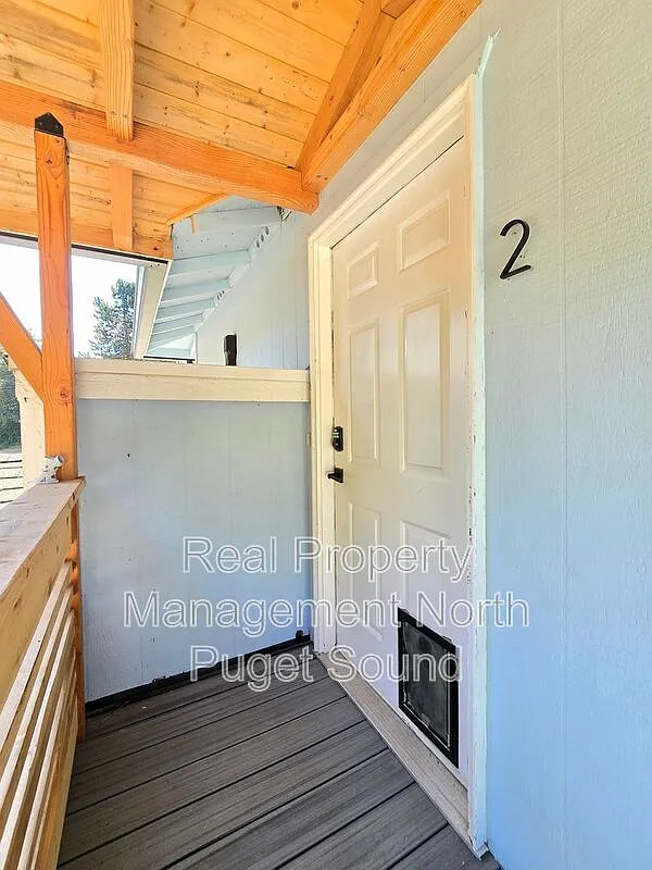 2 bed, 1.0 bath, 1020 sqft, $2,350 — Photo 3