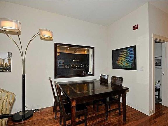 5th image of 301 N New Jersey St