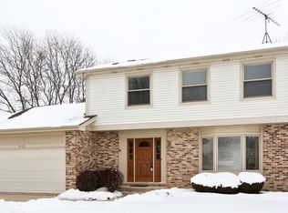 1115 Larraway Dr, Buffalo Grove, IL 60089