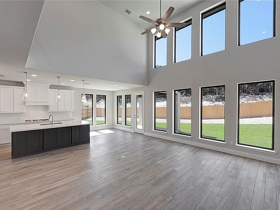 3rd image of 4110 Augusta Cir