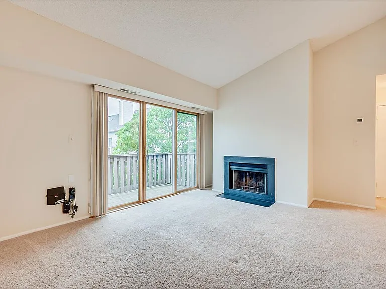 2310 Aspen Dr — Photo 3
