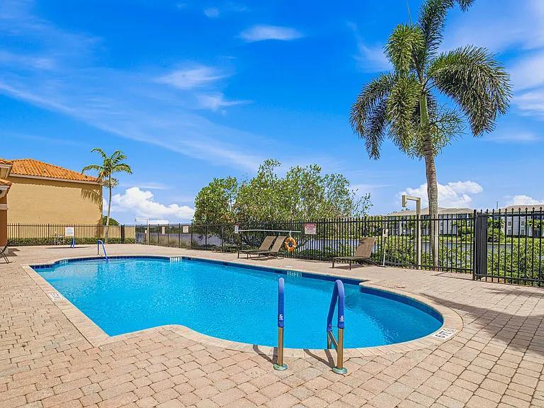 765 SW 107th Ave #2303 — Photo 31