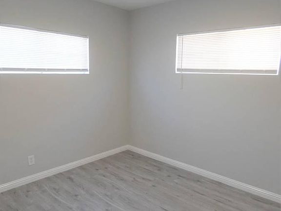 3rd image of 235 E Hullett St #B