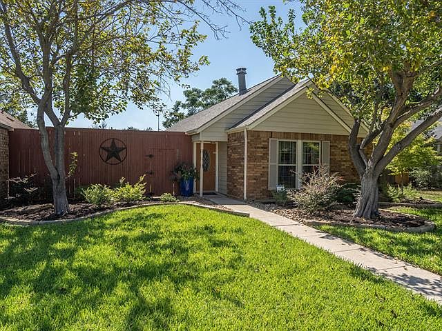 1st image of 927 Sugarberry Dr