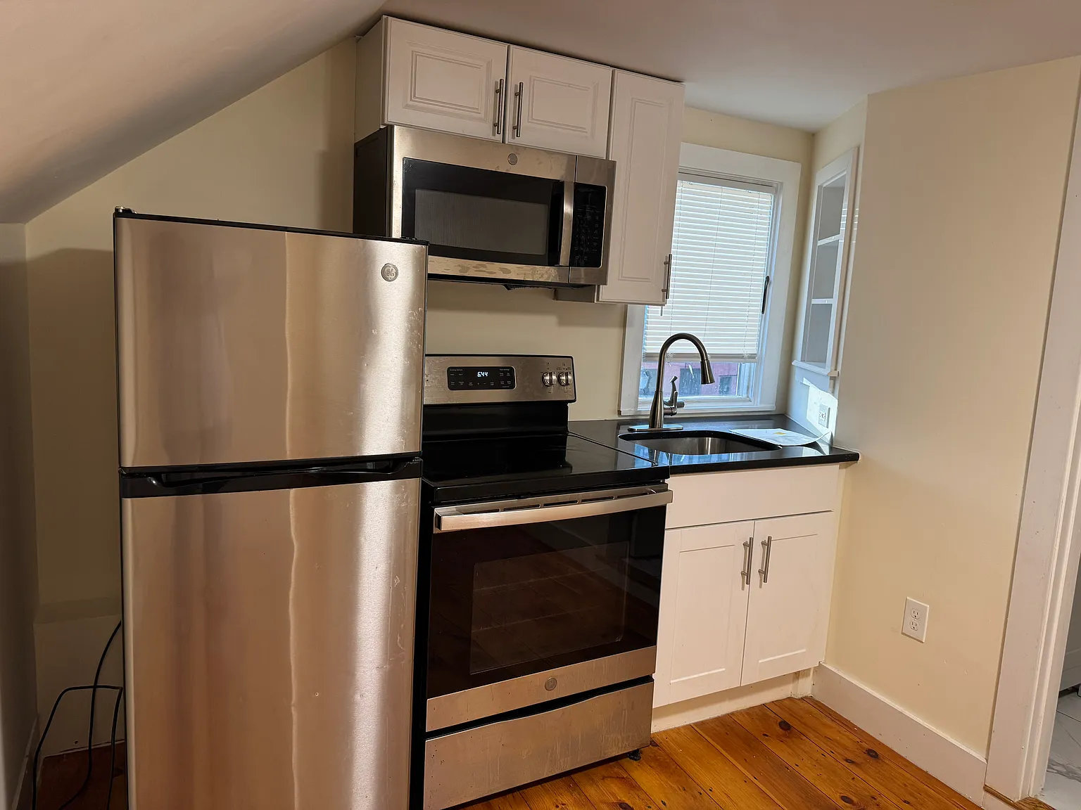 Studio, $1,225 — Photo 3
