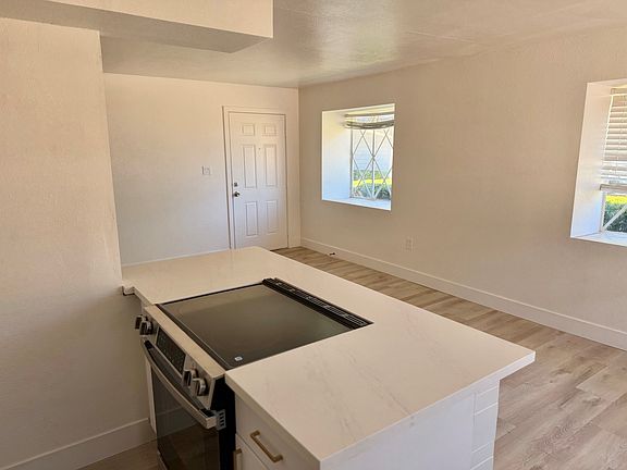 3rd image of 2019 W Berridge Ln APT 4