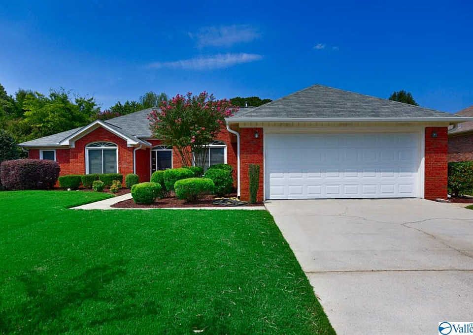 1st image of 104 Brownstone Dr
