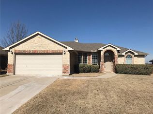 321 Sagebrush Ln, Waxahachie, TX 75165