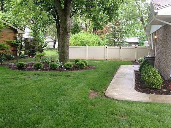 4th image of 2350 Banyon Dr