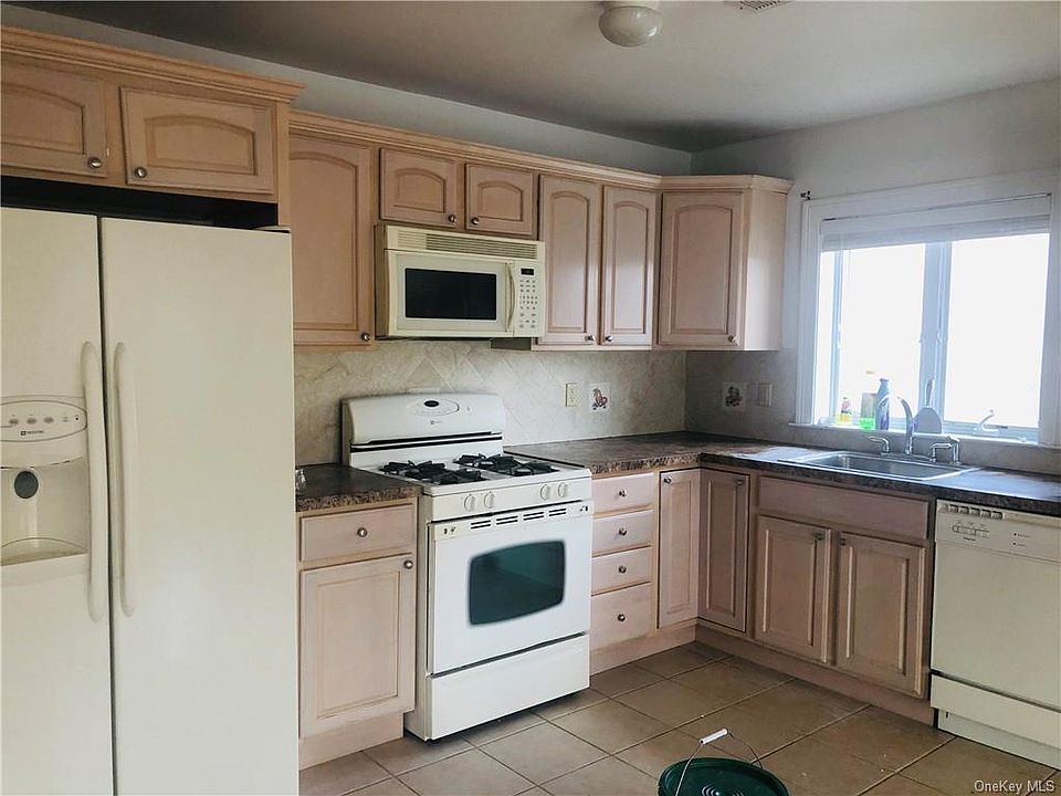 1st image of 836 Dean Ave