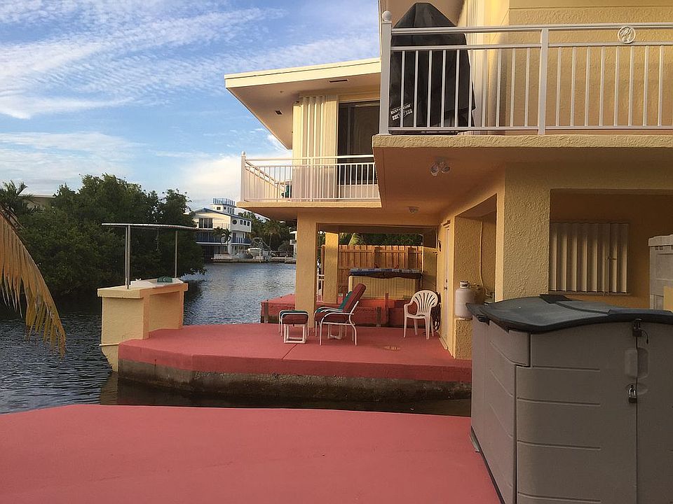 Rear on Canal View