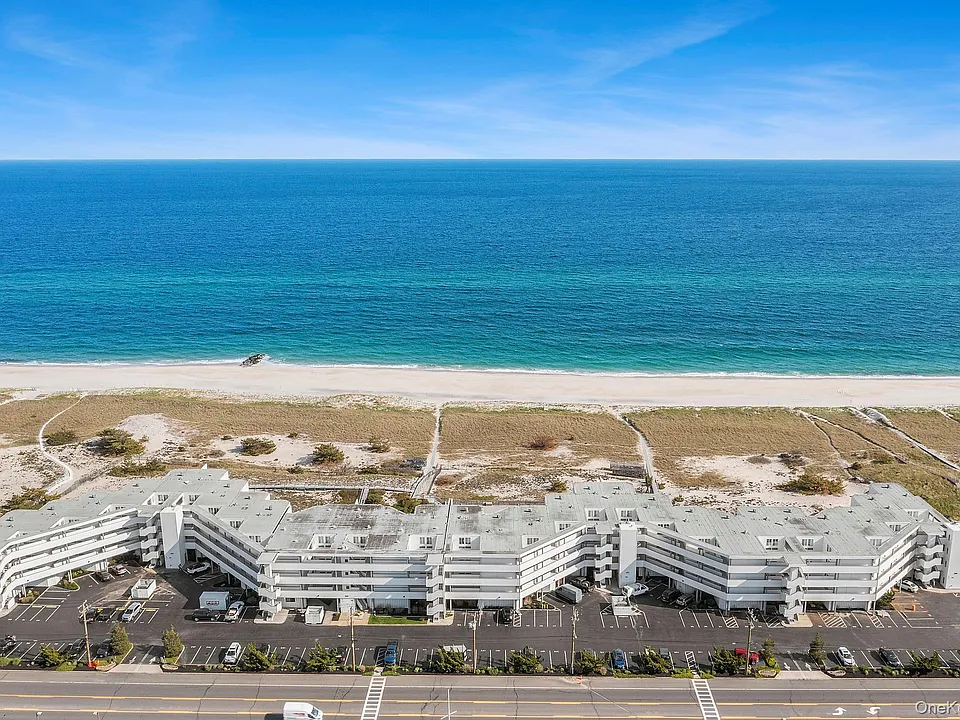 253 Dune Rd #62