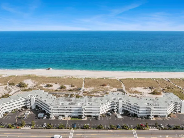 253 Dune Rd #62, Westhampton Beach, NY 11978