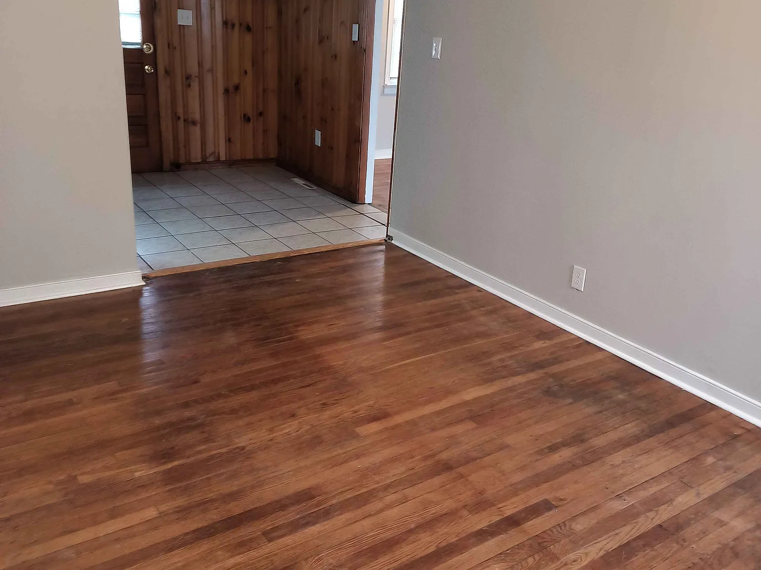 3 bed, 1.5 bath, 1676 sqft, $2,164 — Photo 3