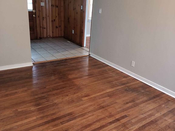 3rd image of 2109 Fendall Ave