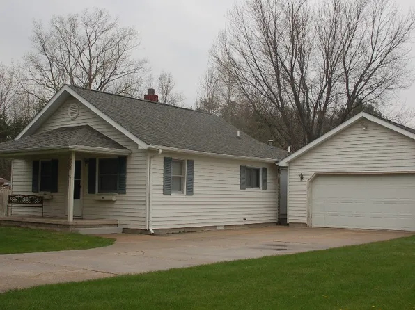 38 W Beaver Rd, Kawkawlin, MI 48631