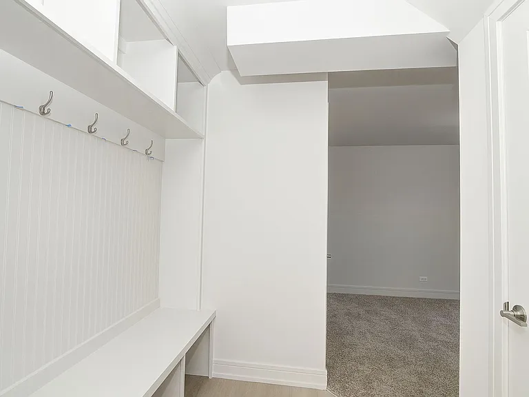 214 N Walnut St — Photo 21