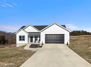 813 Clear Sail Way, Dandridge, TN 37725