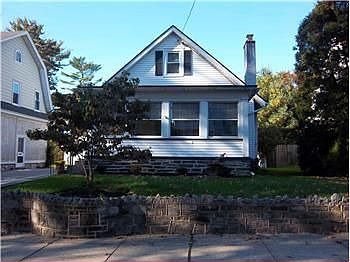 5th image of 224 Congress Ave