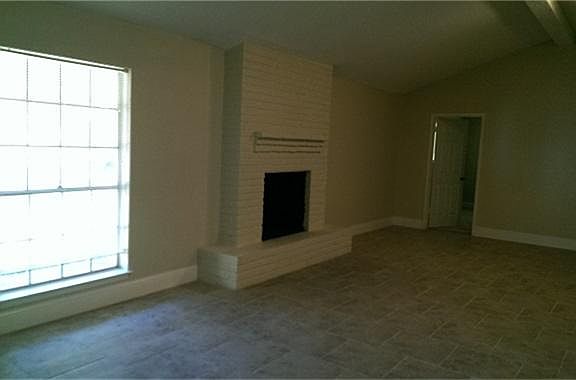 3rd image of 1010 Mississippi St
