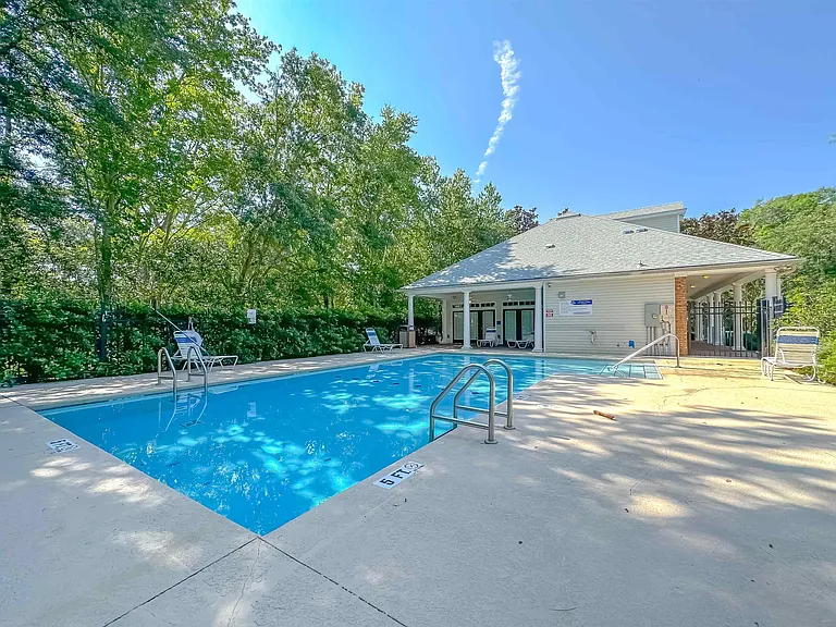 2738 W Tharpe St #1805 — Photo 32