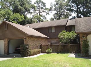 18 E Willowwood Ct, The Woodlands, TX 77381