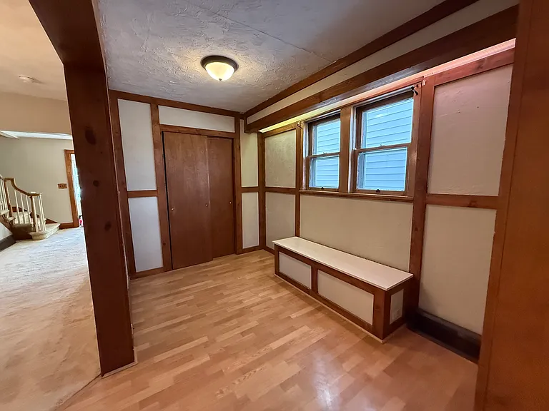 1539 Crawford Ave — Photo 16
