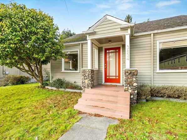 3834 Walnut Dr, Eureka, CA 95503
