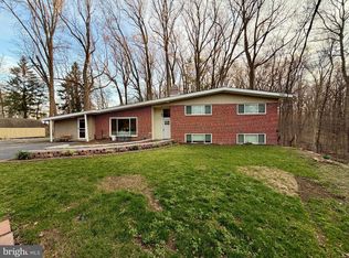 352 S New Middletown Rd, Media, PA 19063