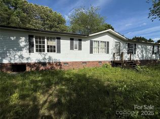 33 Honeysuckle Ln, Taylorsville, NC 28681