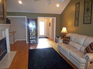 4313 Meadowbend Way, Louisville, KY 40218
