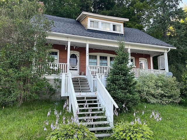1st image of 149 Ryerson Cres