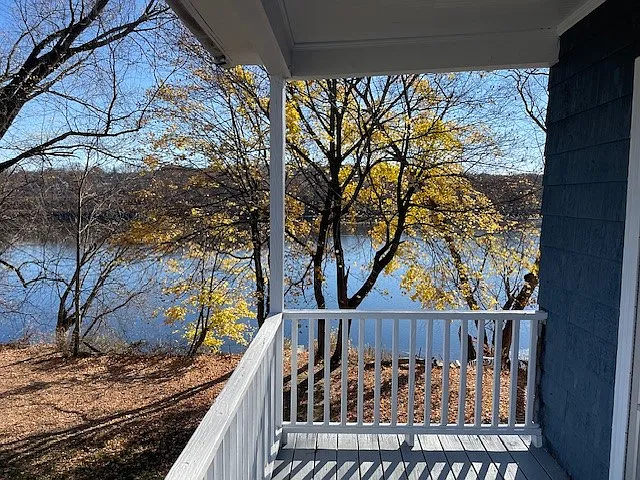 3 bed, 1221 sqft, $2,400 — Photo 4