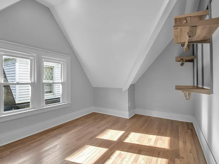 100 Richmond Ave #UPPER — Photo 44