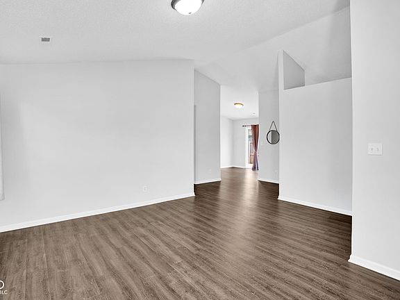 4th image of 5118 Sandy Forge Dr