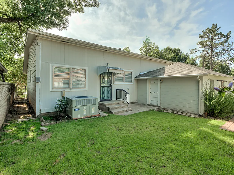 4701 N Peniel Ave — Photo 39