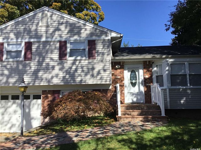 1st image of 26 N Hill Dr