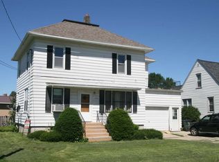 110 1st St NE, Waukon, IA 52172