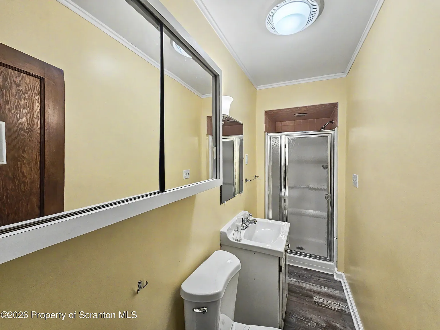 2 bed, 1.0 bath, 900 sqft, $1,250 — Photo 4
