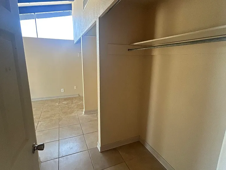 212 Crestmont Dr — Photo 14