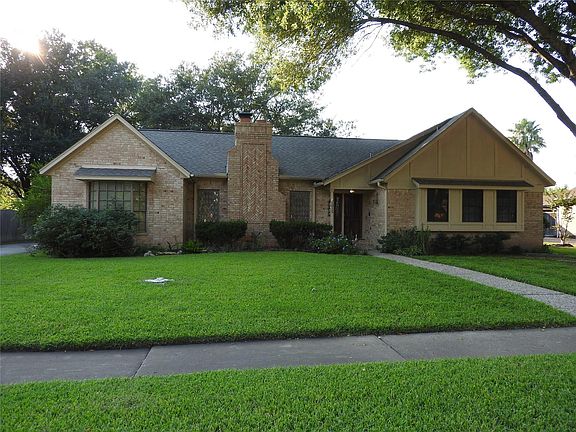 4th image of 1015 Tangle Briar Dr