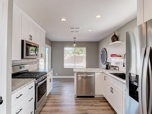 4th image of 11072 W Runion Dr