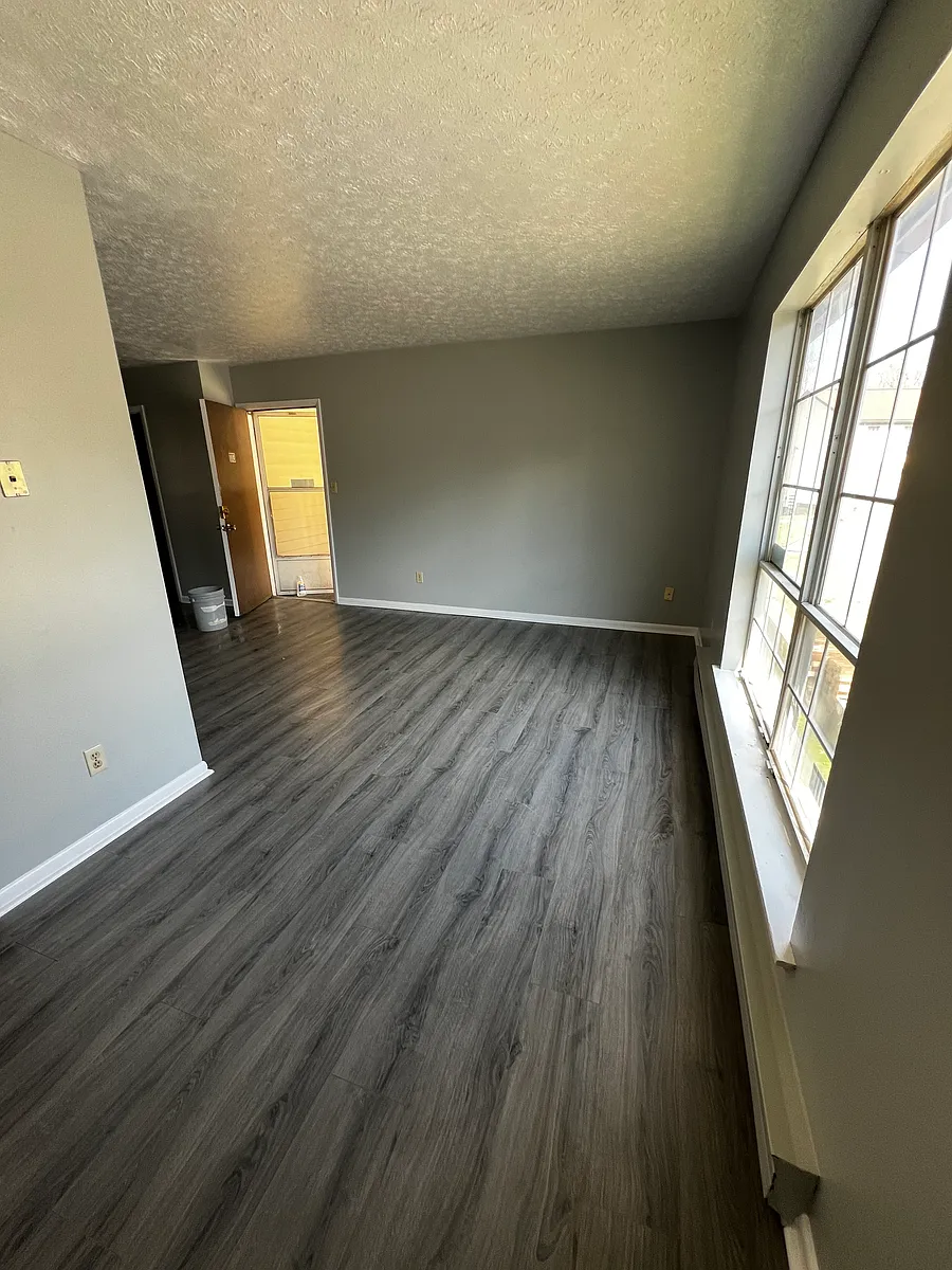 Building Photo - 1114 Eastgate Mnr #1114